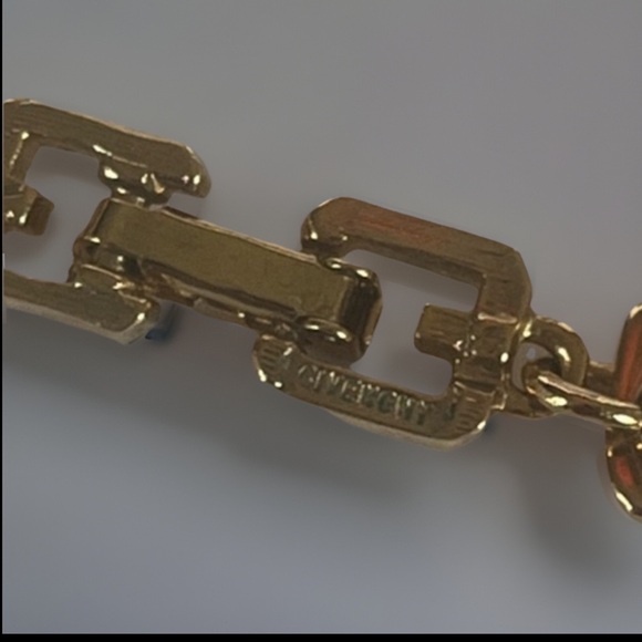 ❌❌sold❌❌GIVENCHY Vintage Logo Chain Necklace - Picture 4 of 4